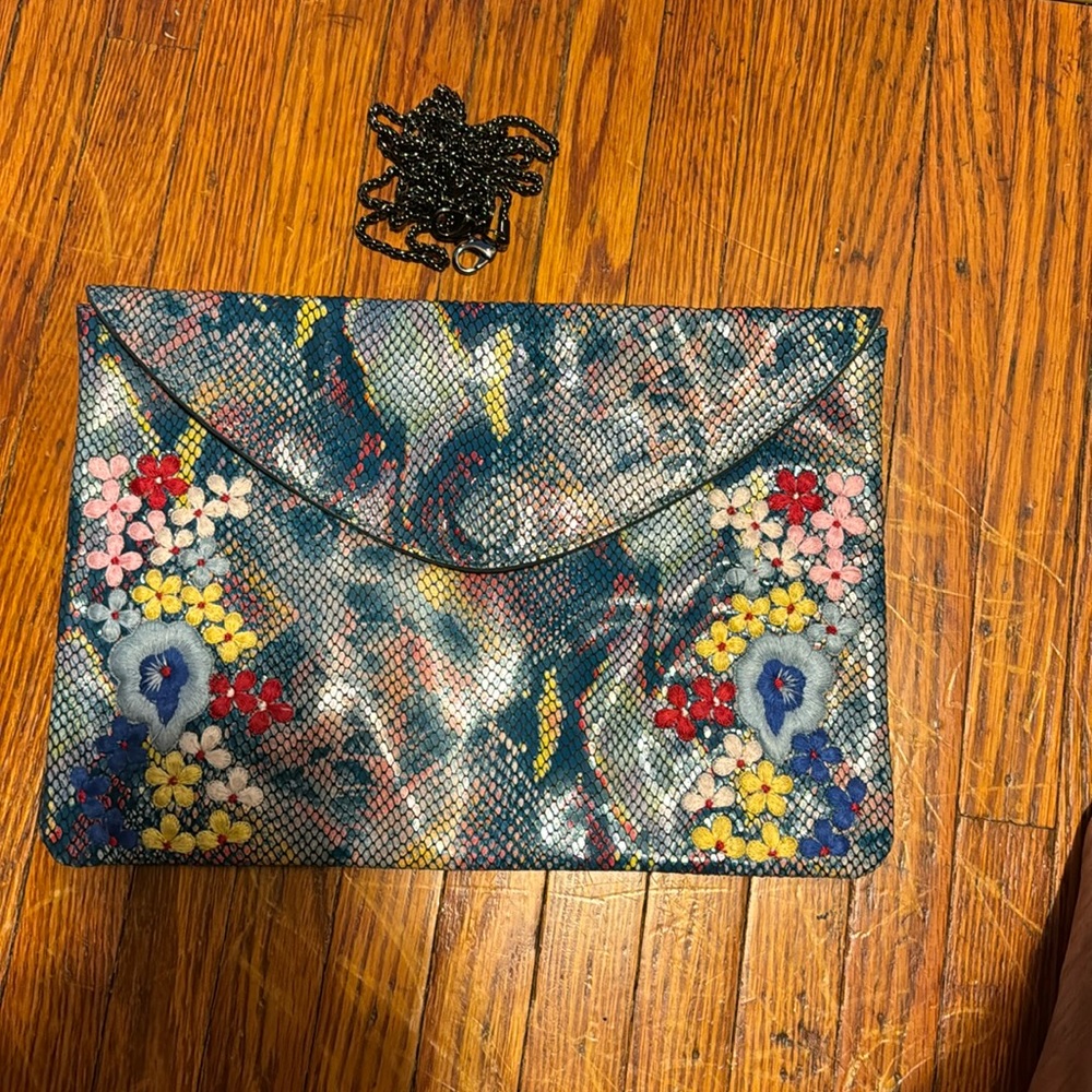 Envelope crossbody bag